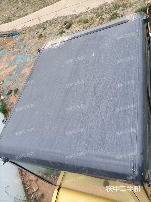 驾驶室顶部（整机外观）