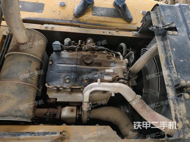 发动机室(上车部件) 发动机室(上车部件)