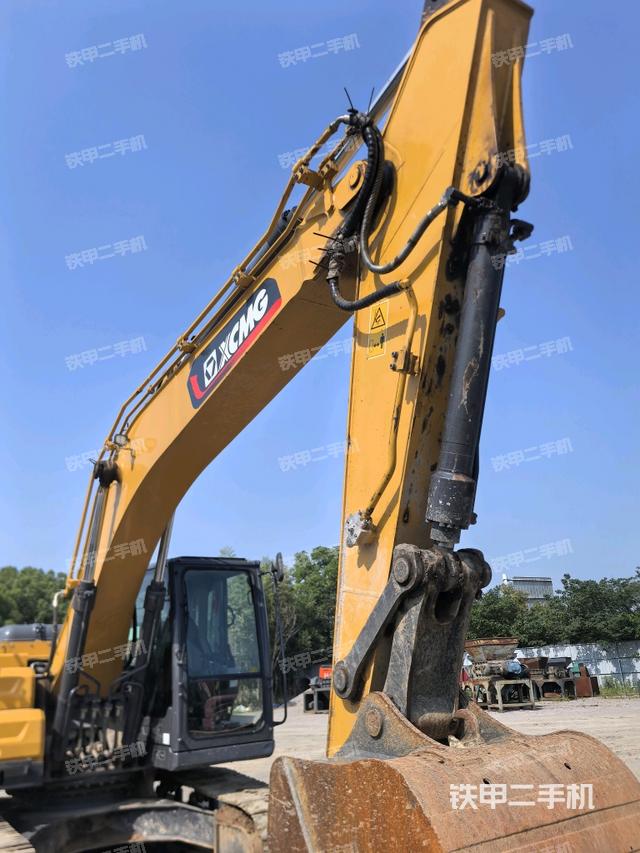 大臂整体 右侧(工作和回转装置) 大臂整体 右侧(工作和回转装置)