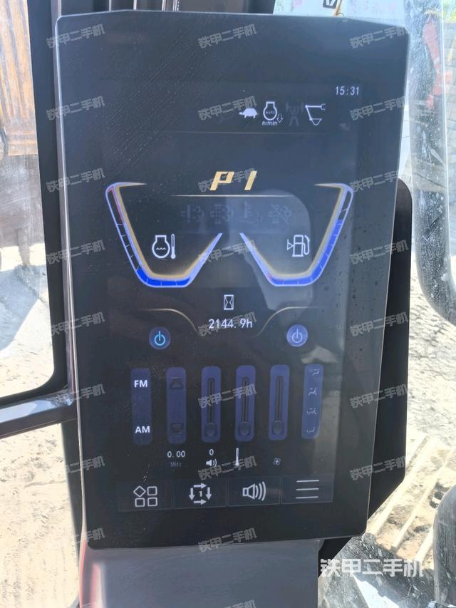 显示屏 (驾驶室部分) 显示屏 (驾驶室部分)