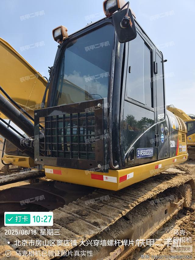 驾驶室整体(整机外观) 驾驶室整体(整机外观)