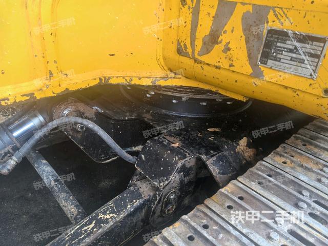 转盘和下车架正前（工作和回转装置）