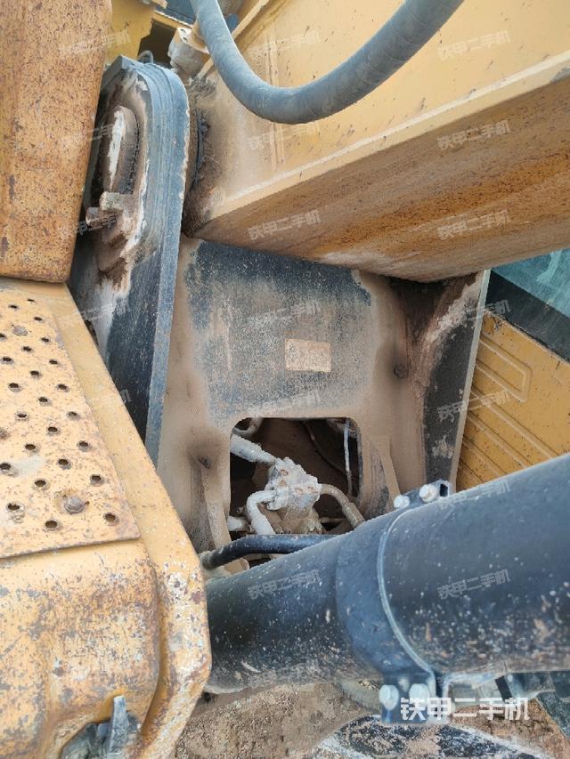 大臂根部 斜视(工作和回转装置) 大臂根部 斜视(工作和回转装置)