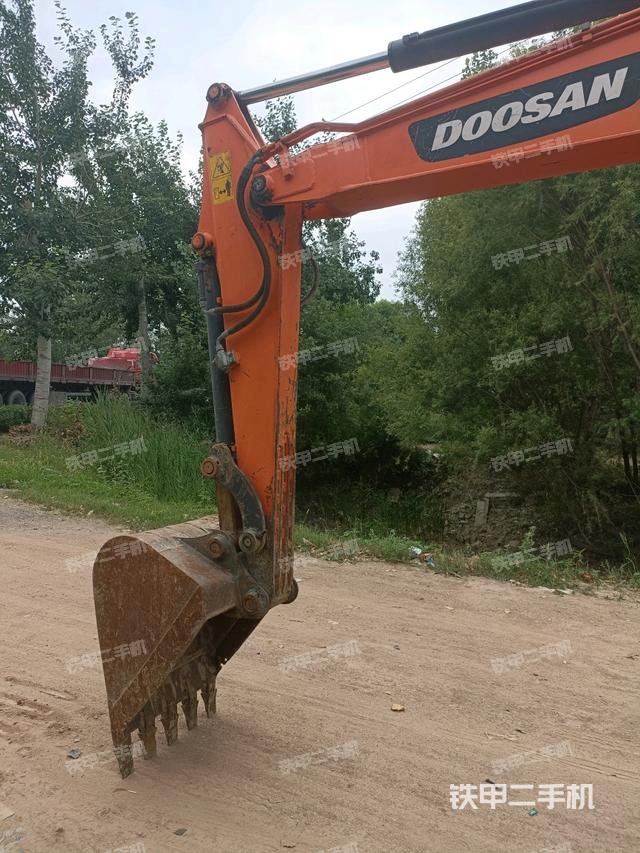 铲斗45度(工作和回转装置) 铲斗45度(工作和回转装置)