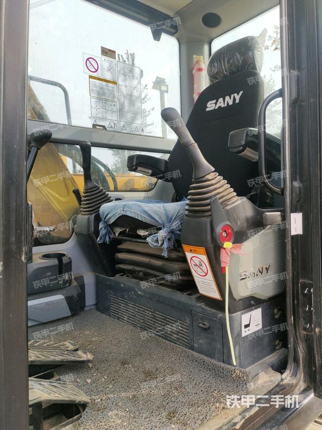  驾驶室正侧（驾驶室部分）