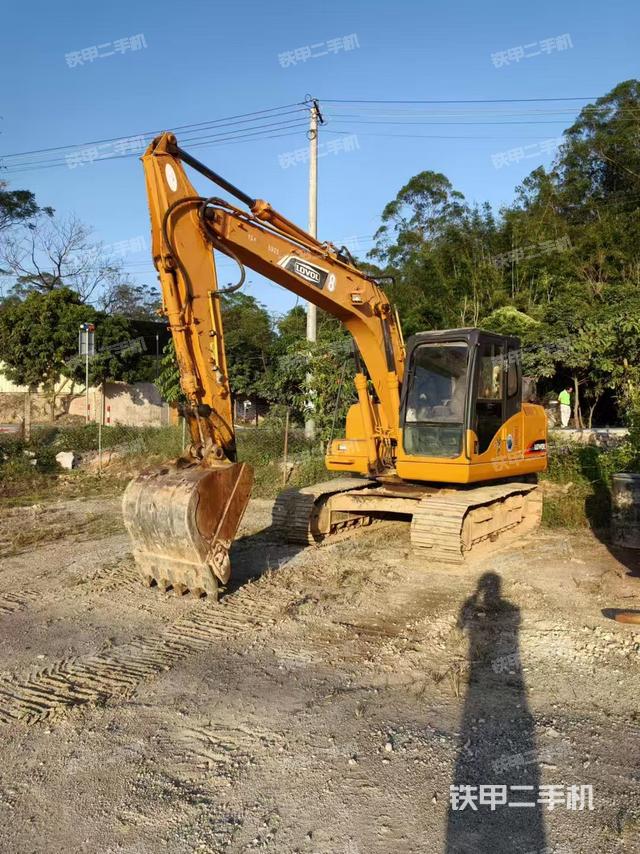 驾驶室整体(整机外观) 驾驶室整体(整机外观)