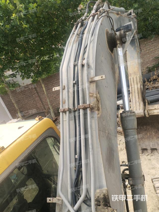 大臂背部俯视(工作和回转装置) 大臂背部俯视(工作和回转装置)