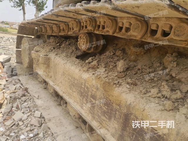 右側(cè)履帶整體(行走機(jī)構(gòu)) 右側(cè)履帶整體(行走機(jī)構(gòu))