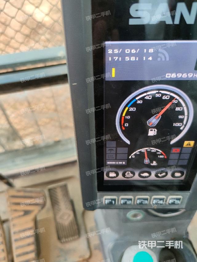 小时表(驾驶室部分) 小时表(驾驶室部分)