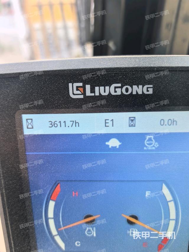 后窗玻璃角标（驾驶室部分）