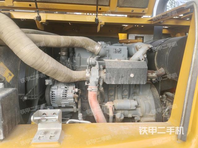 发动机室（上车部件）