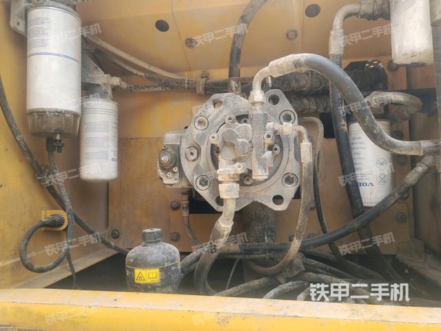 液压泵斜45 左(大件舱室) 液压泵斜45 左(大件舱室)