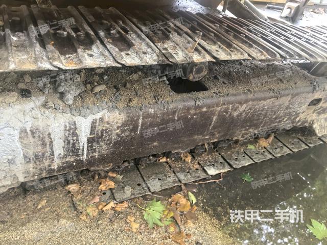 右驱动轮（行走机构）