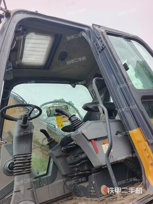 驾驶室整体（整机外观）