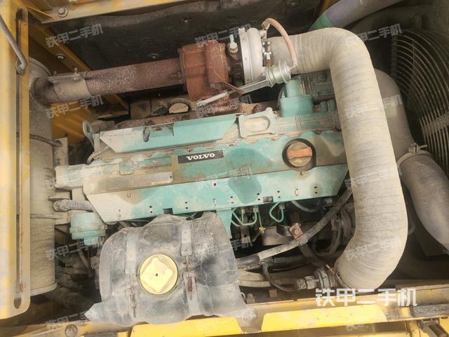 发动机室(上车部件) 发动机室(上车部件)