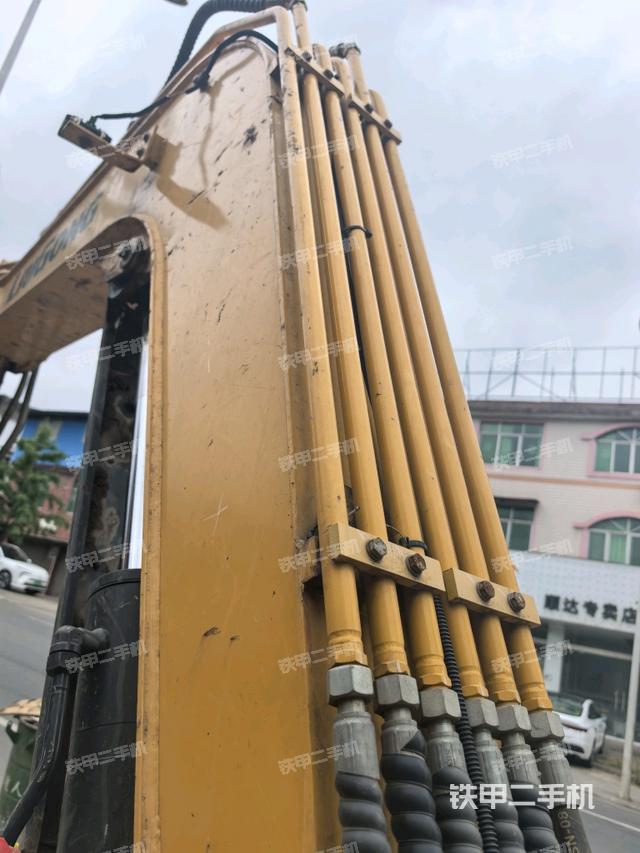 转盘和下车架正前（工作和回转装置）