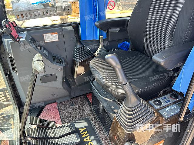 驾驶室整体（整机外观）