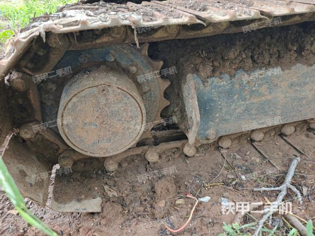 左驅(qū)動輪（行走機(jī)構(gòu)）