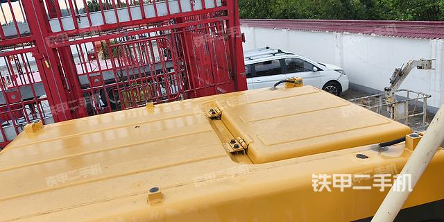 驾驶室顶部(整机外观) 驾驶室顶部(整机外观)