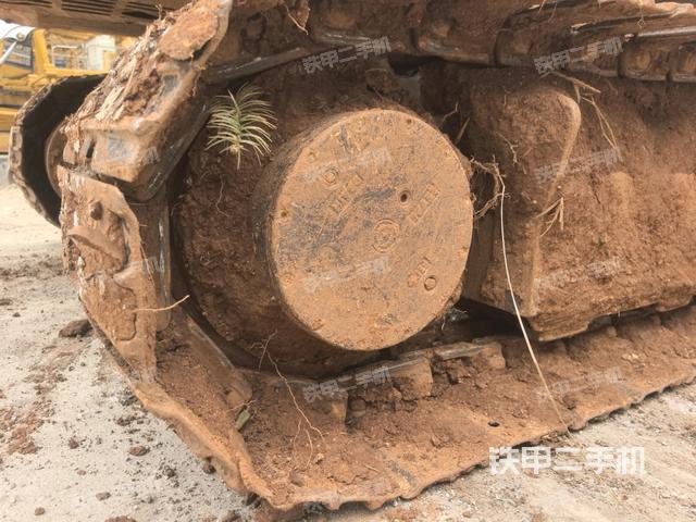 右驱动轮（行走机构）