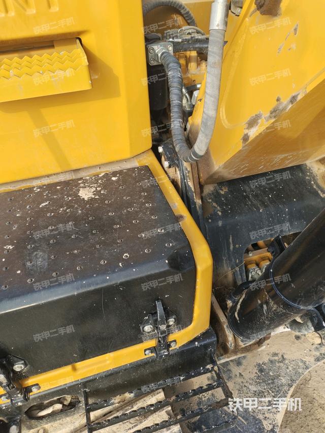 大臂根部 斜视(工作和回转装置) 大臂根部 斜视(工作和回转装置)