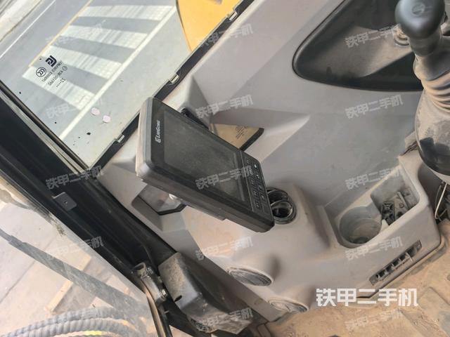 座椅左侧控制台/音响/含左手柄（驾驶室部分）