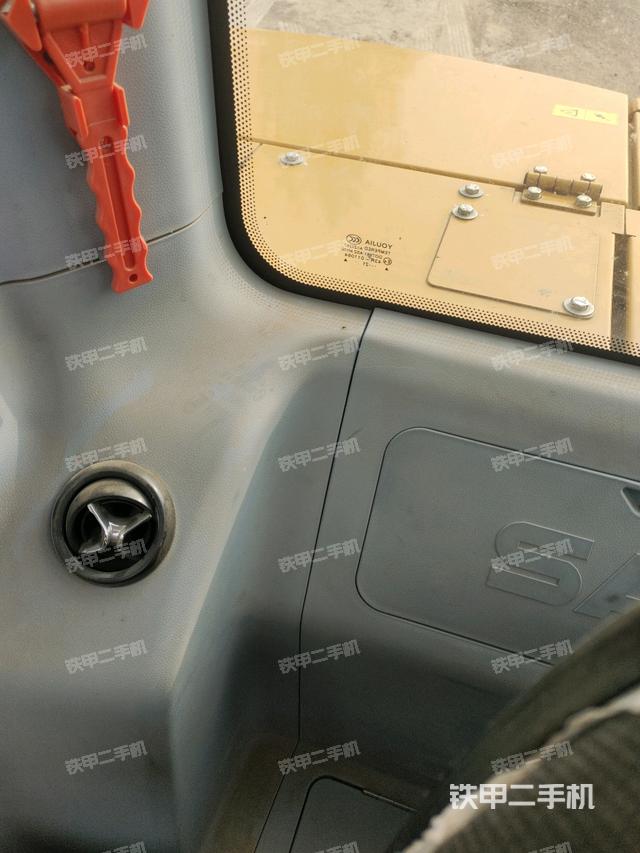 后窗玻璃角标（驾驶室部分）