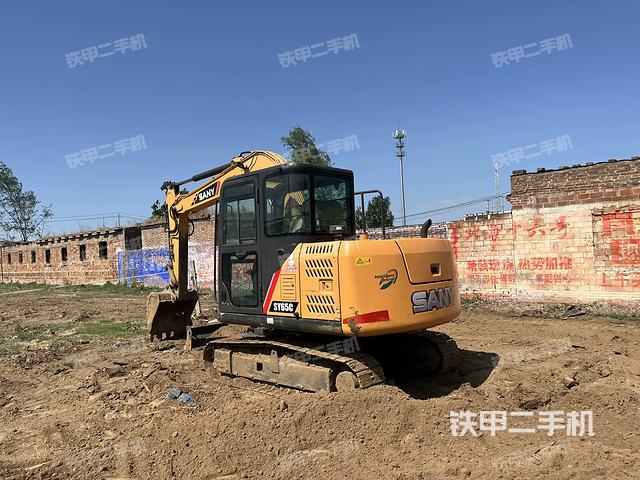 驾驶室整体(整机外观) 驾驶室整体(整机外观)