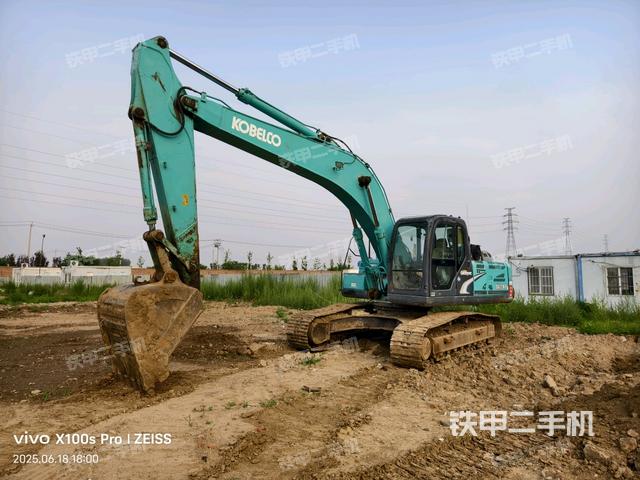 神鋼SK260LC-8挖掘機(jī)