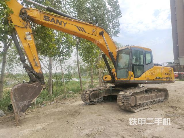 三一重工SY215C挖掘機