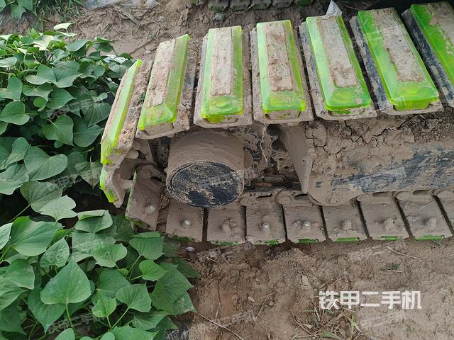 單側(cè)履帶整體（整機(jī)外觀）