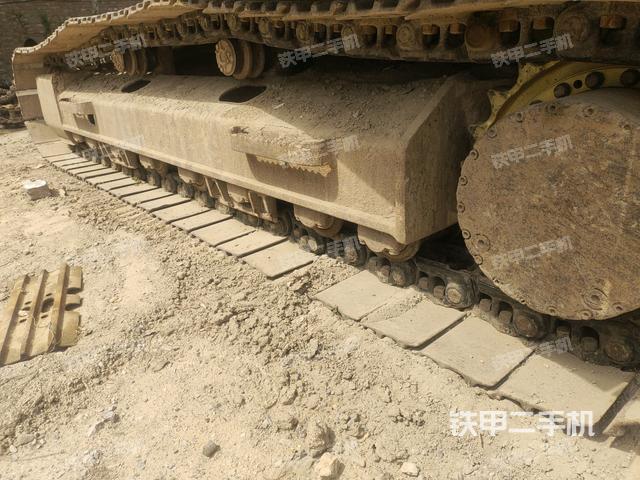 左侧履带整体 (行走机构) 左侧履带整体 (行走机构)