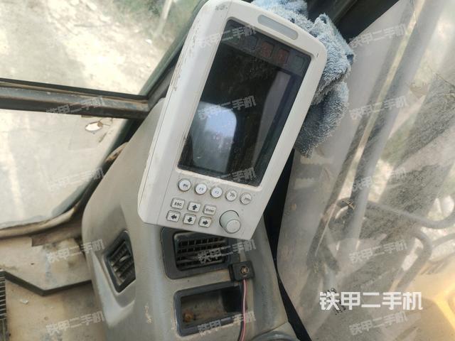 显示屏 (驾驶室部分) 显示屏 (驾驶室部分)