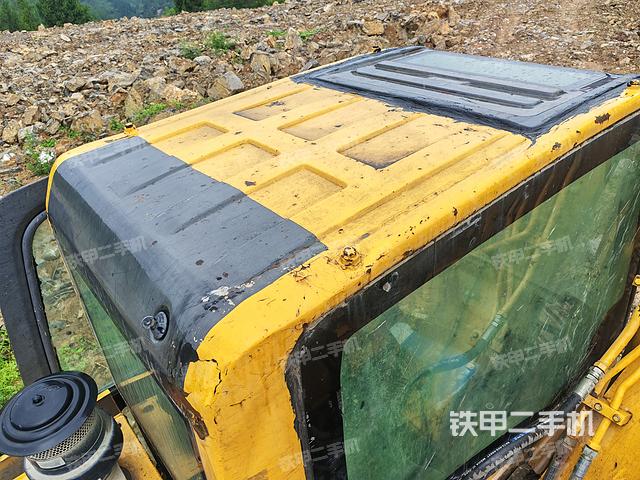 驾驶室顶部（整机外观）