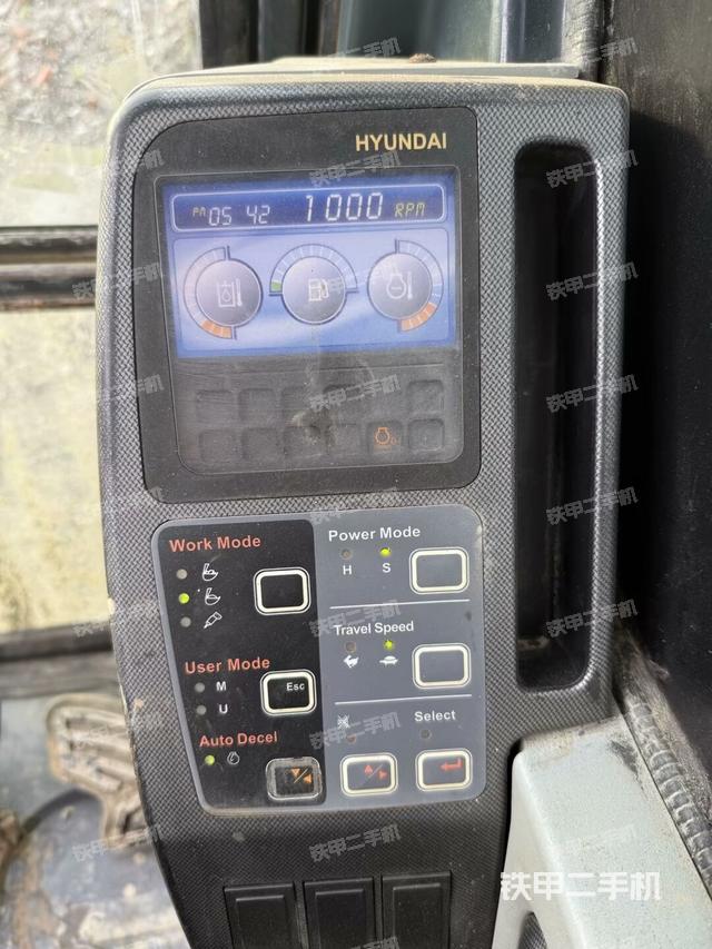 驾驶室顶部（整机外观）