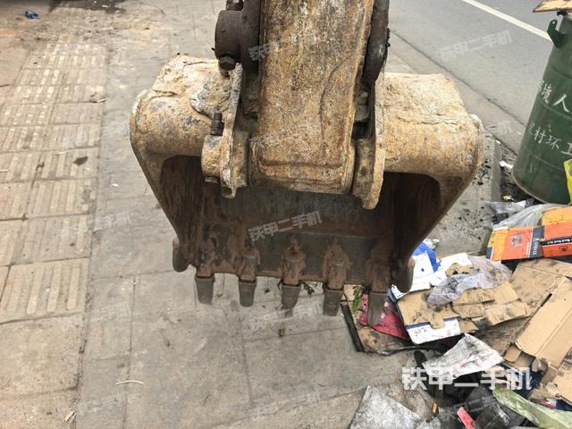 小臂整体右前（工作和回转装置）