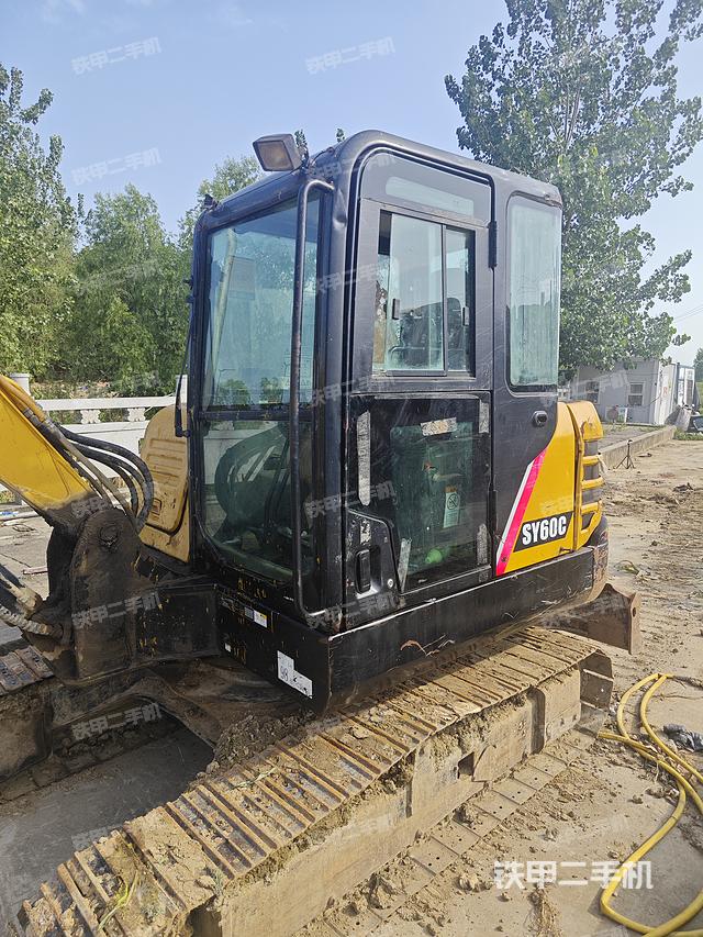 驾驶室整体（整机外观）