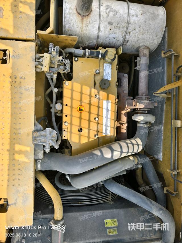 发动机整体俯视(整机外观) 发动机整体俯视(整机外观)