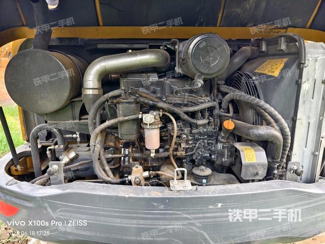 发动机整体俯视(整机外观) 发动机整体俯视(整机外观)