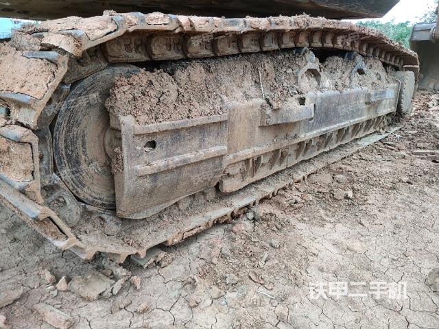 左侧履带整体 (行走机构) 左侧履带整体 (行走机构)