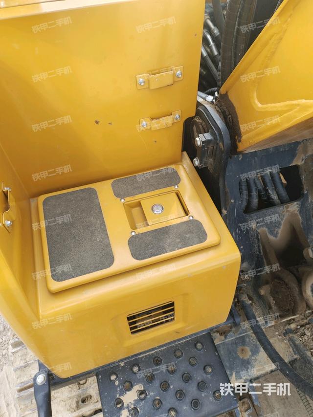 大臂根部 斜（工作和回转装置）