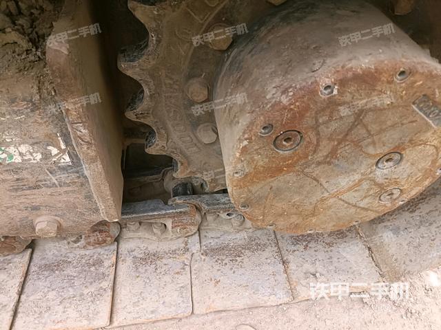 左驱动轮(行走机构) 左驱动轮(行走机构)