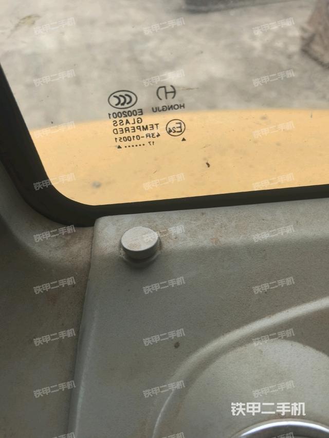 后窗玻璃角标（驾驶室部分）