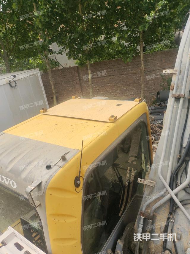 驾驶室顶部俯视(上车部件) 驾驶室顶部俯视(上车部件)