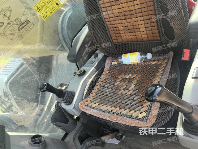 座椅后部(駕駛室部分) 座椅后部(駕駛室部分)