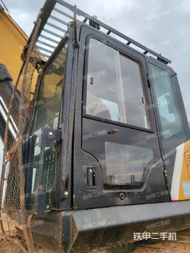 驾驶室左前45度(驾驶室部分) 驾驶室左前45度(驾驶室部分)