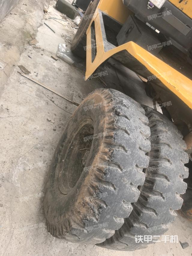 左侧履带整体 (行走机构) 左侧履带整体 (行走机构)