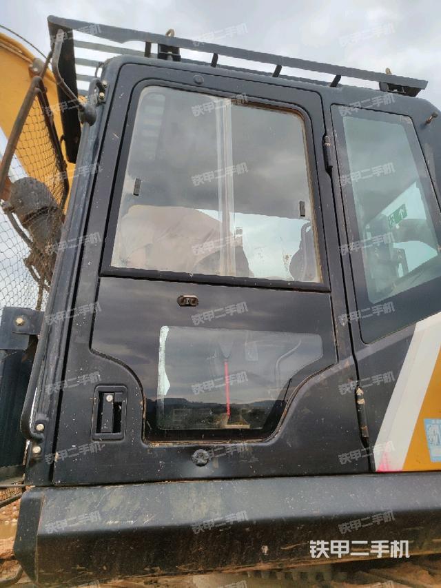 驾驶室正侧(驾驶室部分) 驾驶室正侧(驾驶室部分)