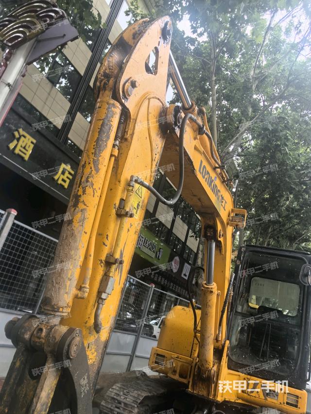 小臂整体右前（工作和回转装置）