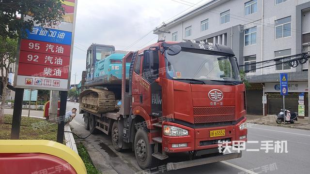一汽解放8X4平板運(yùn)輸車(chē)